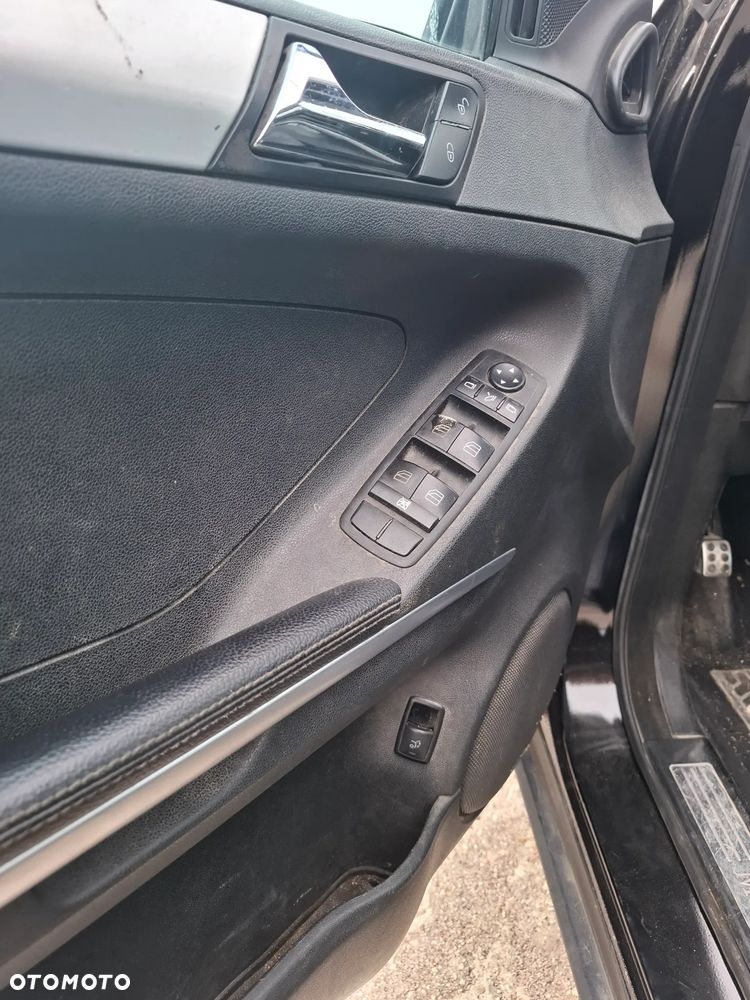 Mercedes-Benz ML - 16