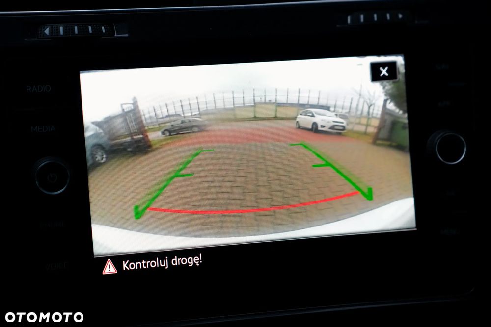 Volkswagen Golf - 26