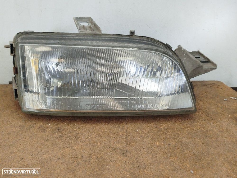 Farol/ Otica Dianteiro Dto Fiat Punto (176_) - 1