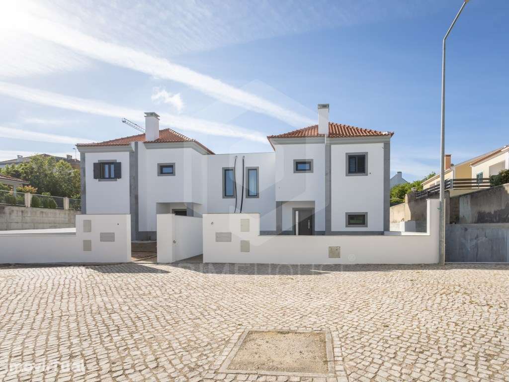 Moradia isolada T3 com piscina em Vila Nogueira de Azeitão - Grande imagem: 4/60