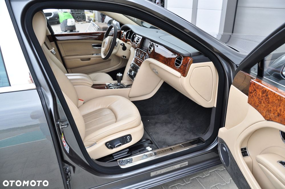 Bentley Mulsanne - 27