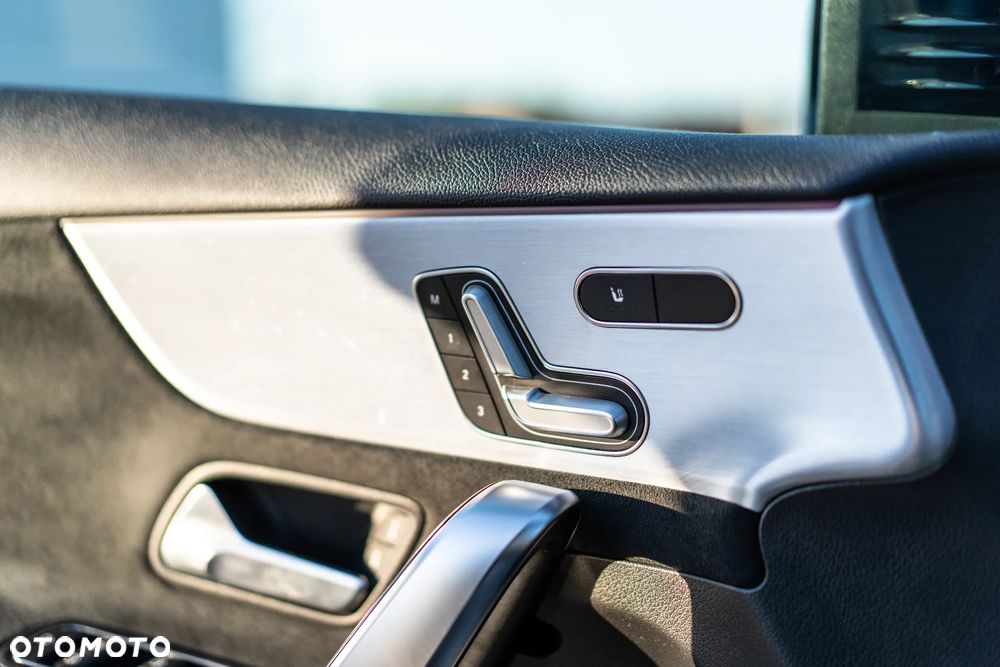 Mercedes-Benz Klasa A 35 AMG 4-Matic 7G-DCT - 28