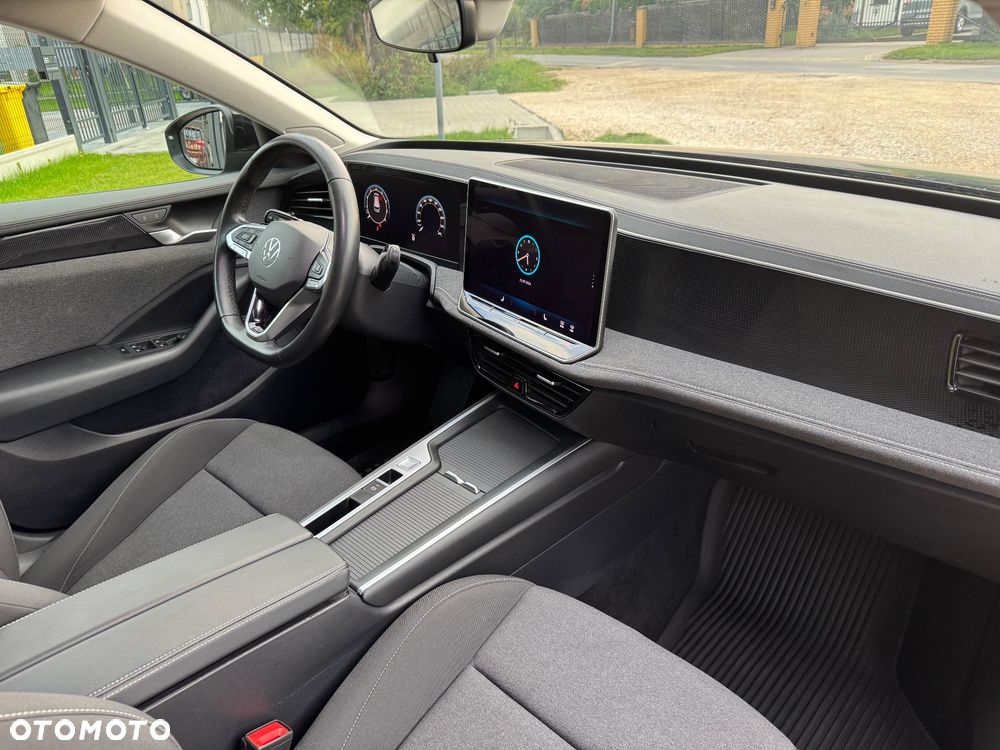 Volkswagen Passat - 22
