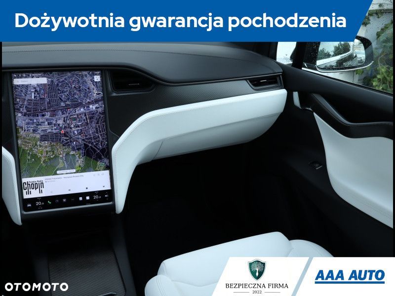 Tesla Model X - 9