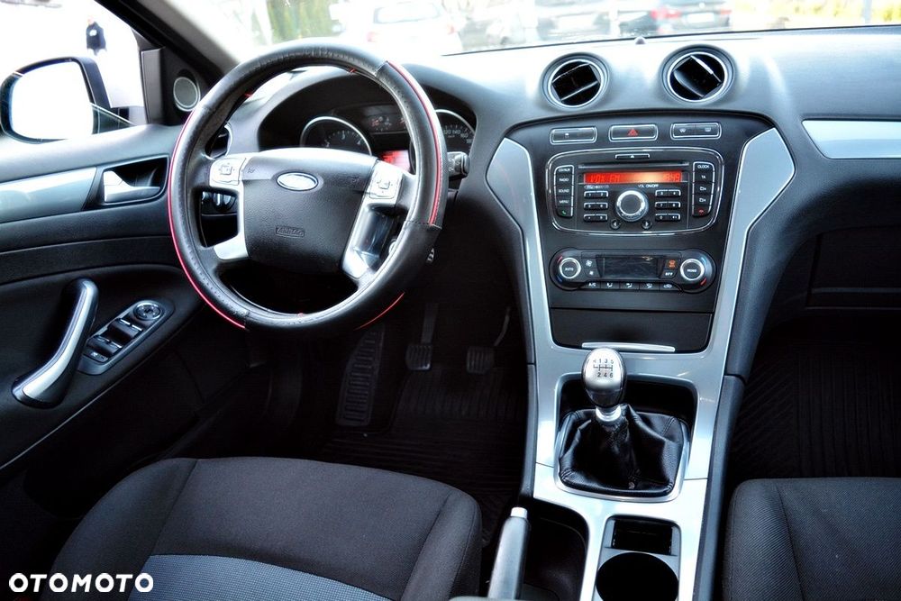 Ford Mondeo 2.0 TDCi Ambiente - 9