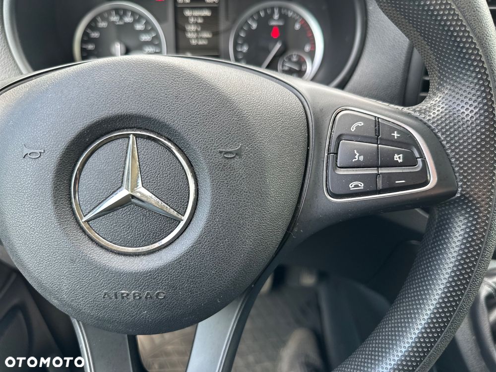 Mercedes-Benz Vito - 21