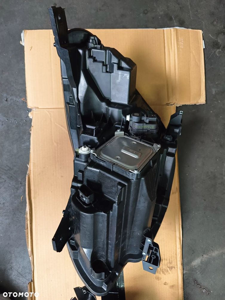RENAULT CAPTUR II FULL LED LAMPA prawa 260104525R - 14