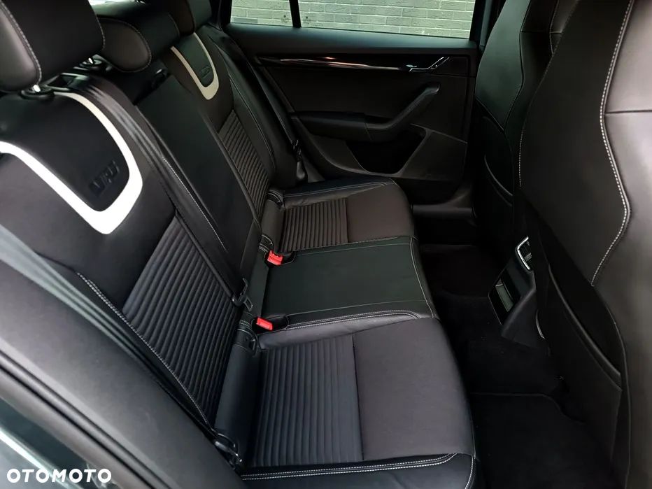 Skoda Octavia 2.0 TDI DSG RS - 31