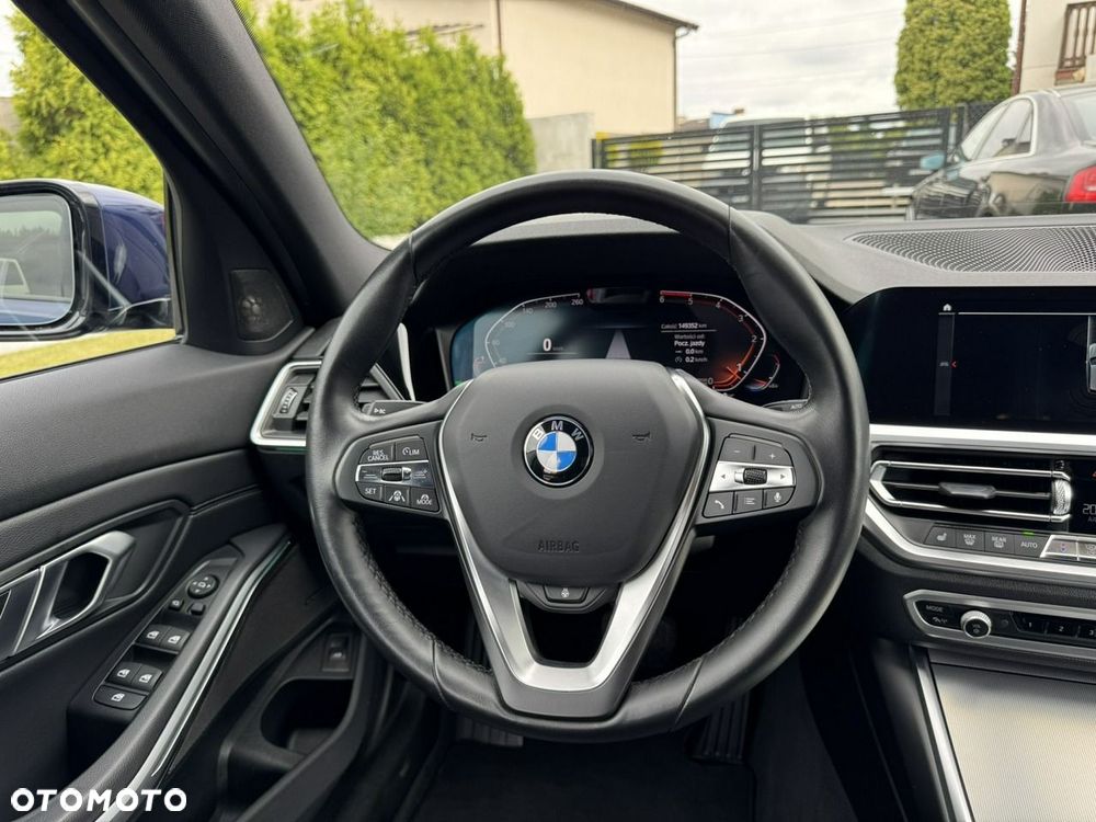 BMW Seria 3 320d Sport Line Shadow sport - 28