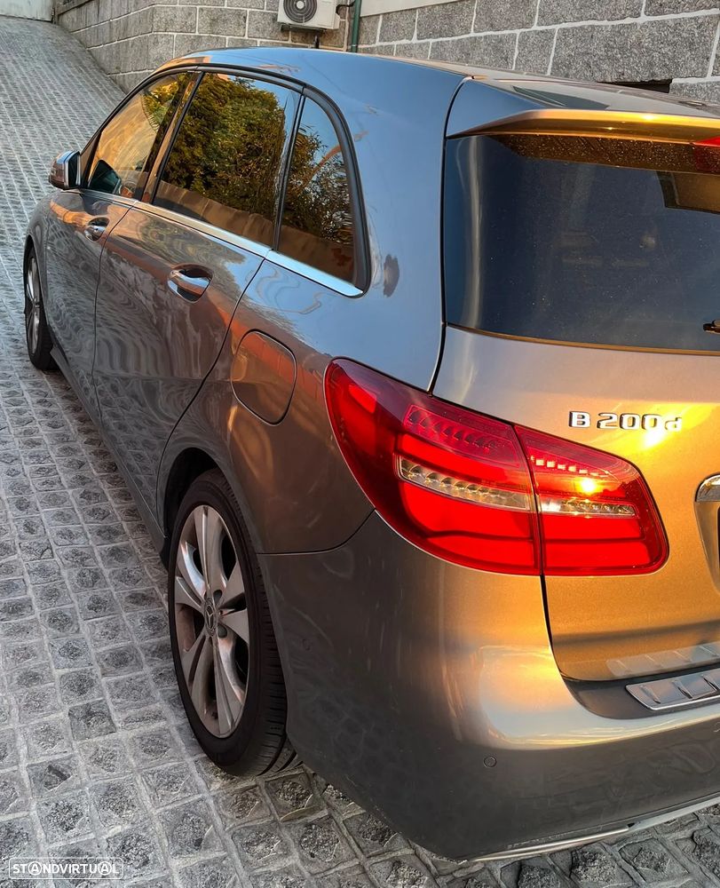 Mercedes-Benz B 200 d Urban - 4