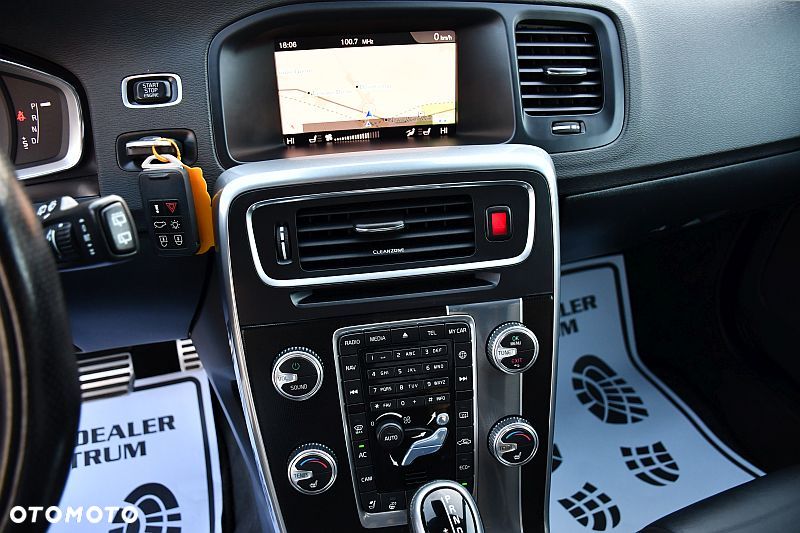 Volvo V60 D4 Geartronic RDesign - 15