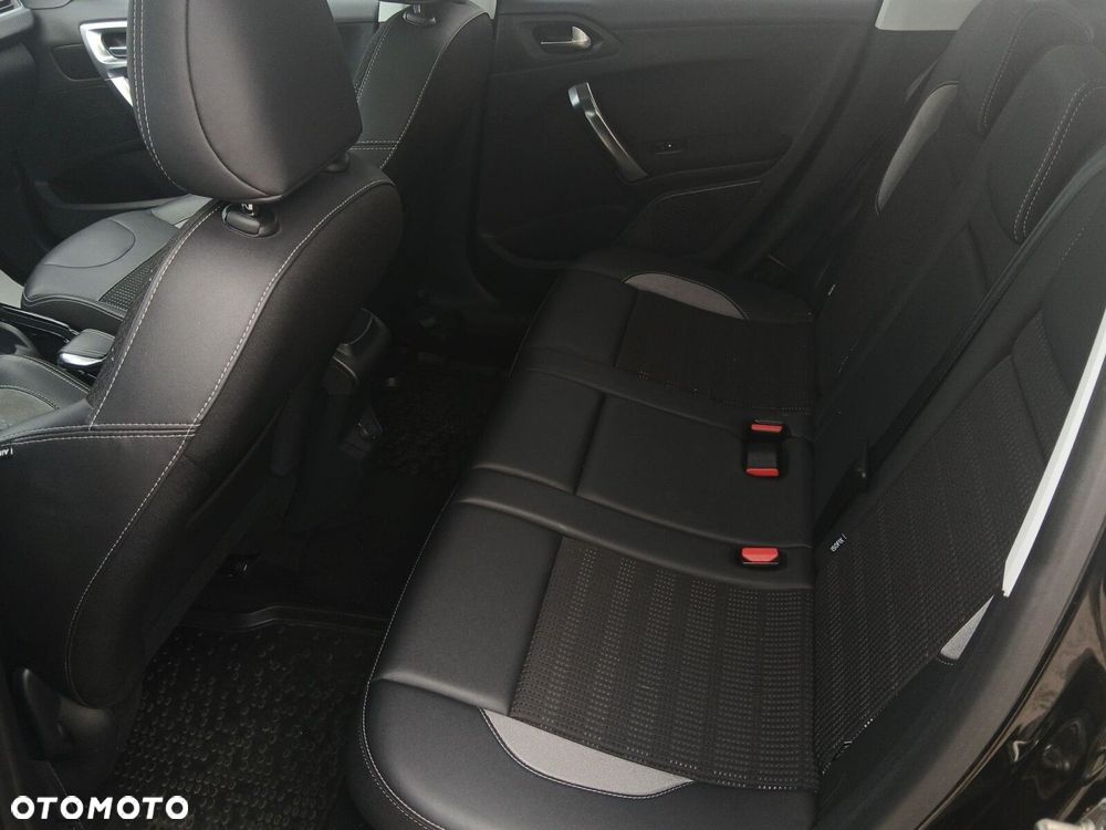 Peugeot 2008 - 12