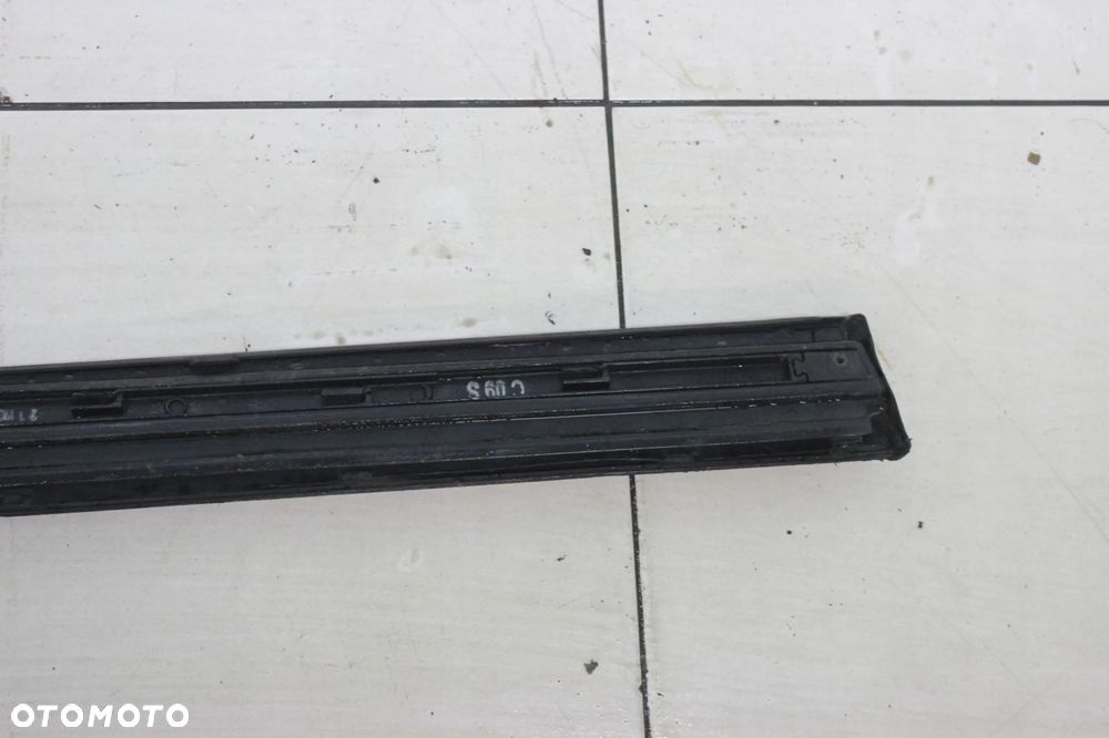 AUDI A4 B7 LISTWA DRZWI PRAWYCH PRZEDNI PRAWY PRZÓD DOLNA S-LINE - 7