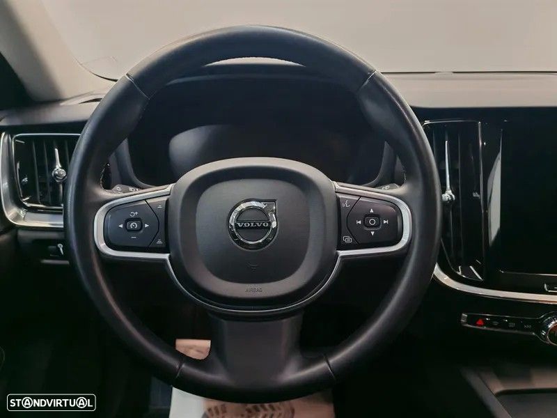 Volvo V60 2.0 B4 Momentum Geartronic - 12