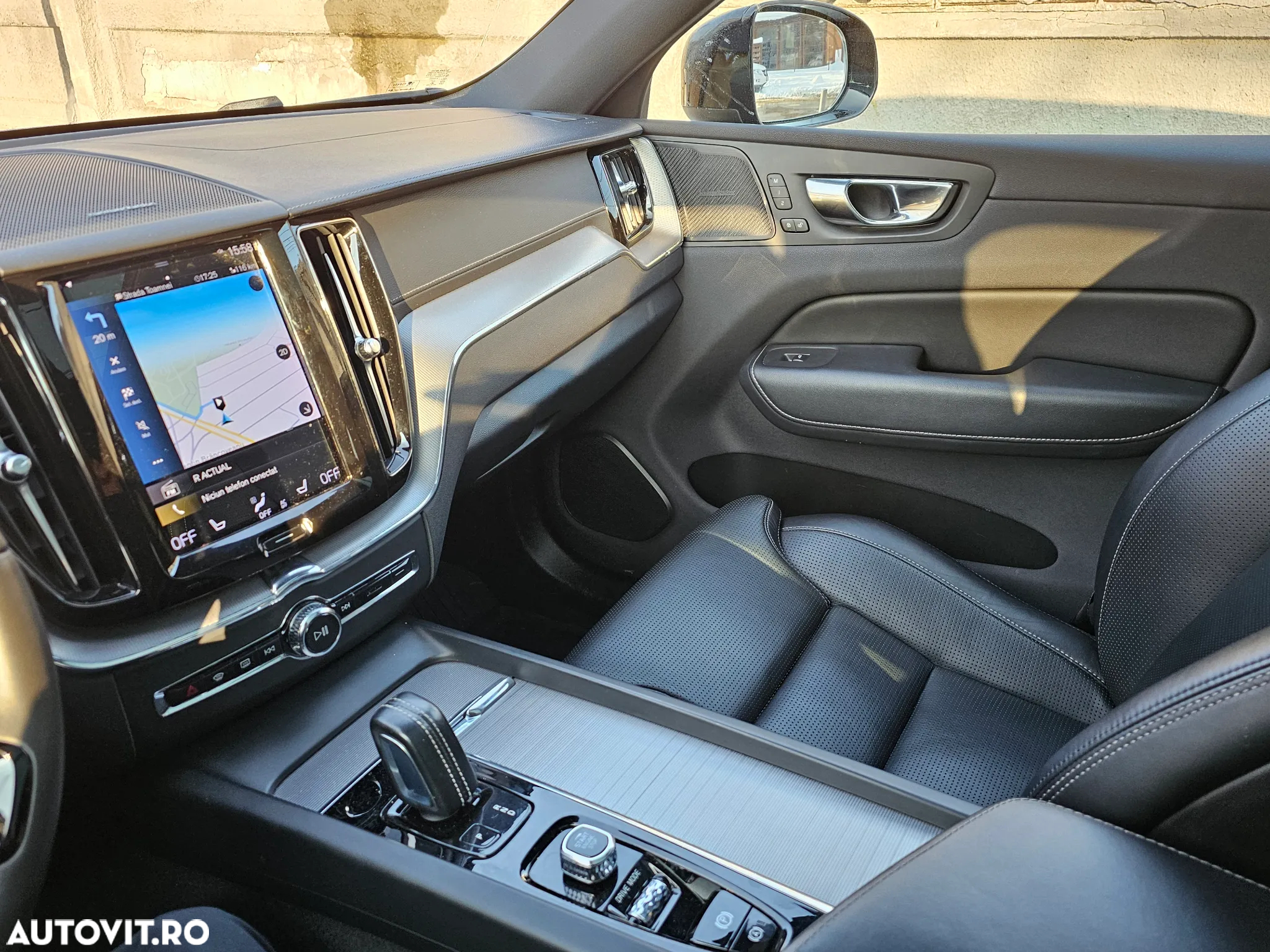 Volvo XC 60 Recharge T8 Twin Engine eAWD R-Design - 6