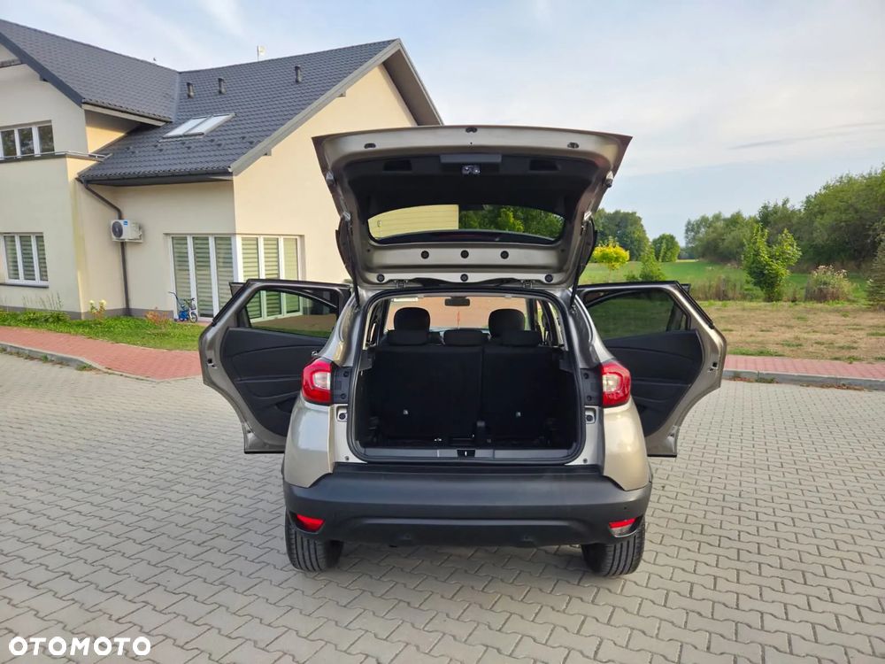 Renault Captur 1.2 TCe Helly Hansen EDC - 19