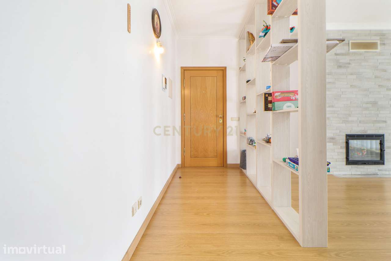 Apartamento T2 com boas áreas, arrecadação e 1 varanda em prédio com e - Grande imagem: 5/32