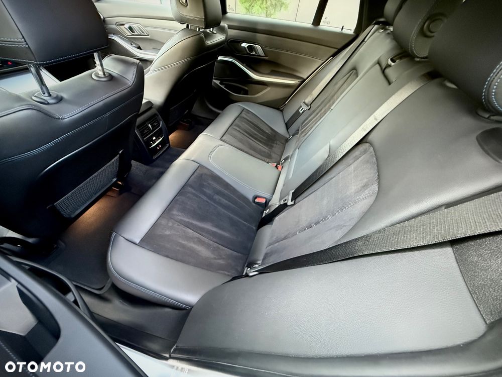 BMW Seria 3 320d xDrive mHEV M Sport - 12