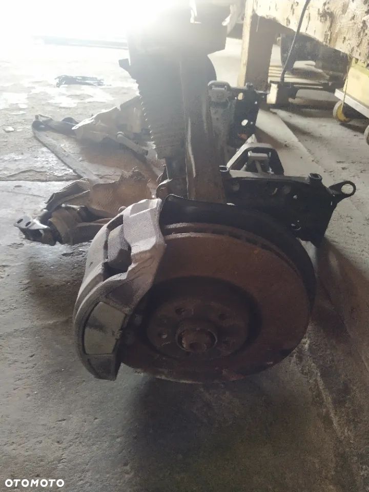 Zwrotnice prawa audi A6 c7 3.0 TDI