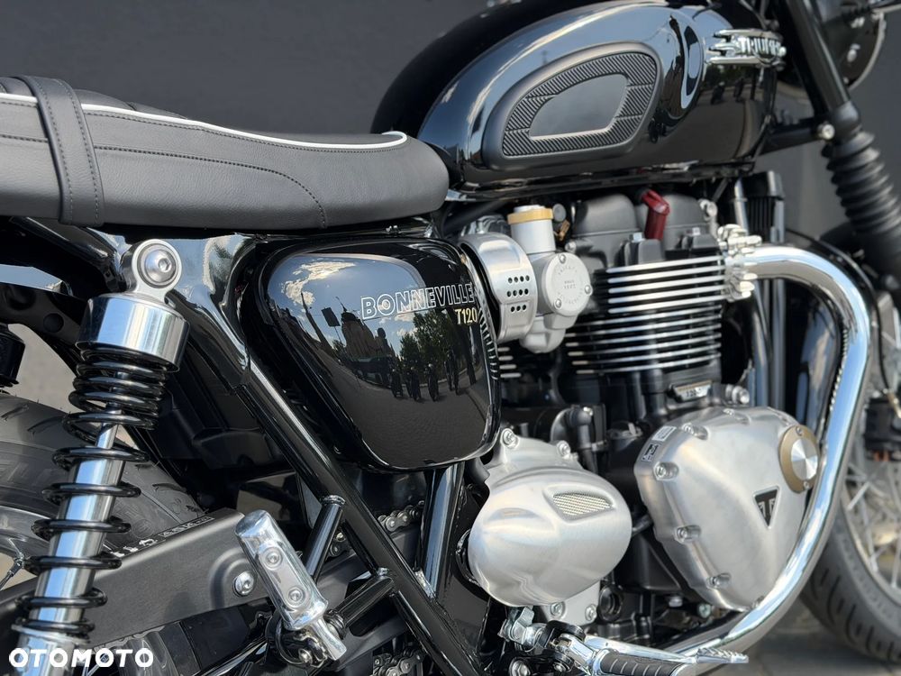 Triumph Bonneville - 13
