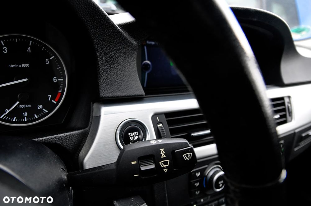 BMW Seria 3 318i Edition Sport - 18