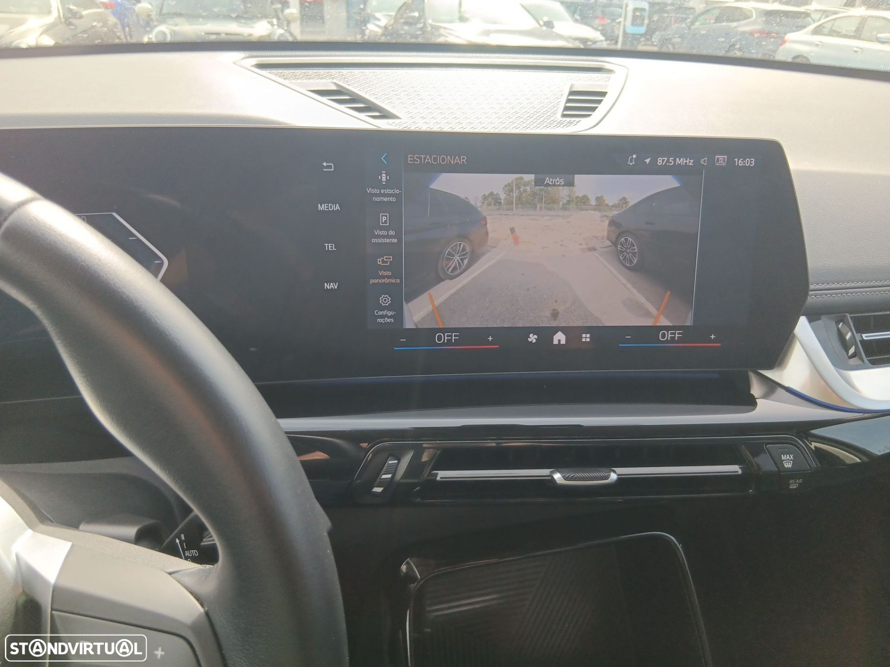 BMW ix1 eDrive20 - 16