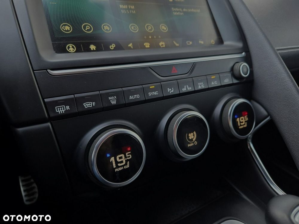 Jaguar E-Pace - 39