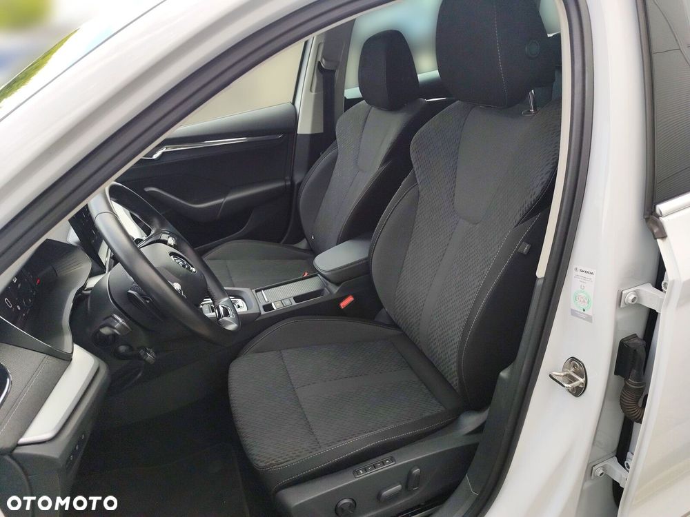 Skoda Octavia 2.0 TDI Style DSG - 11