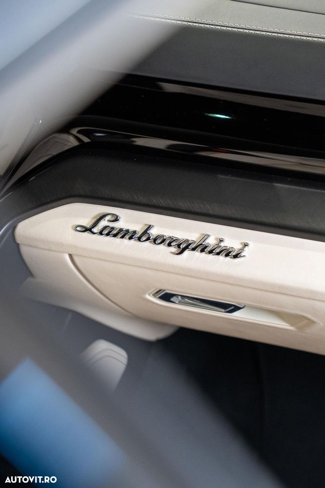 Lamborghini URUS - 32