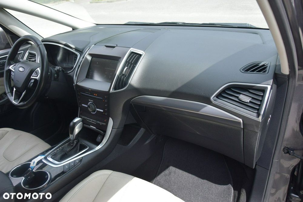 Ford S-Max - 33