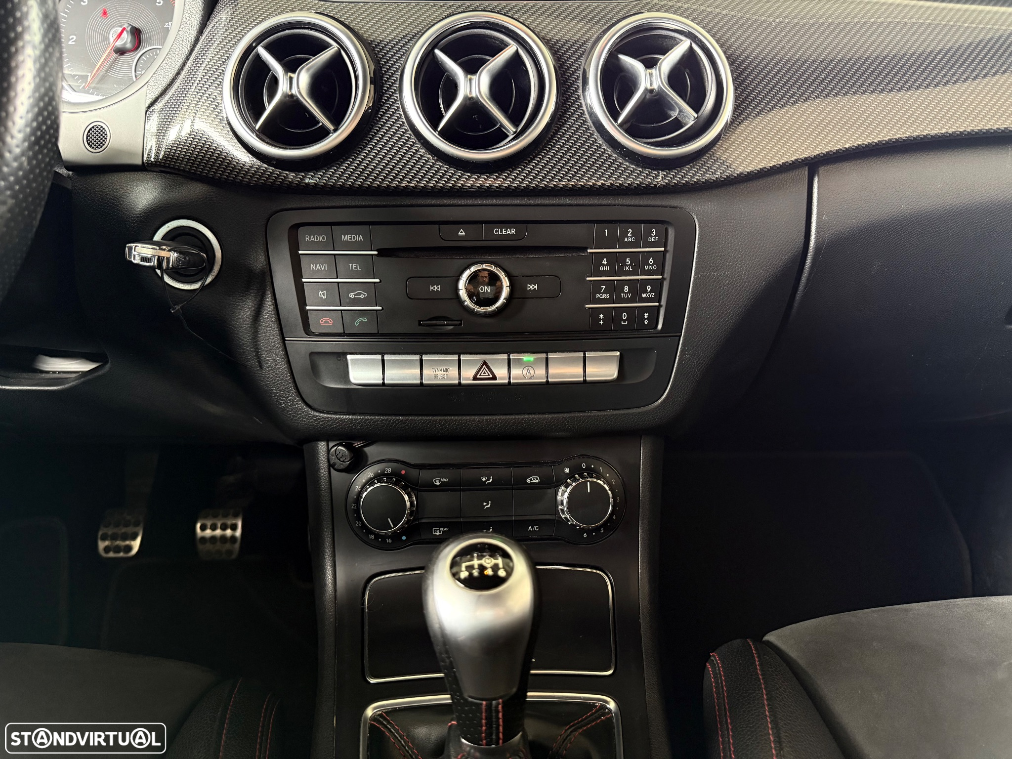 Mercedes-Benz B 180 d AMG Line - 8