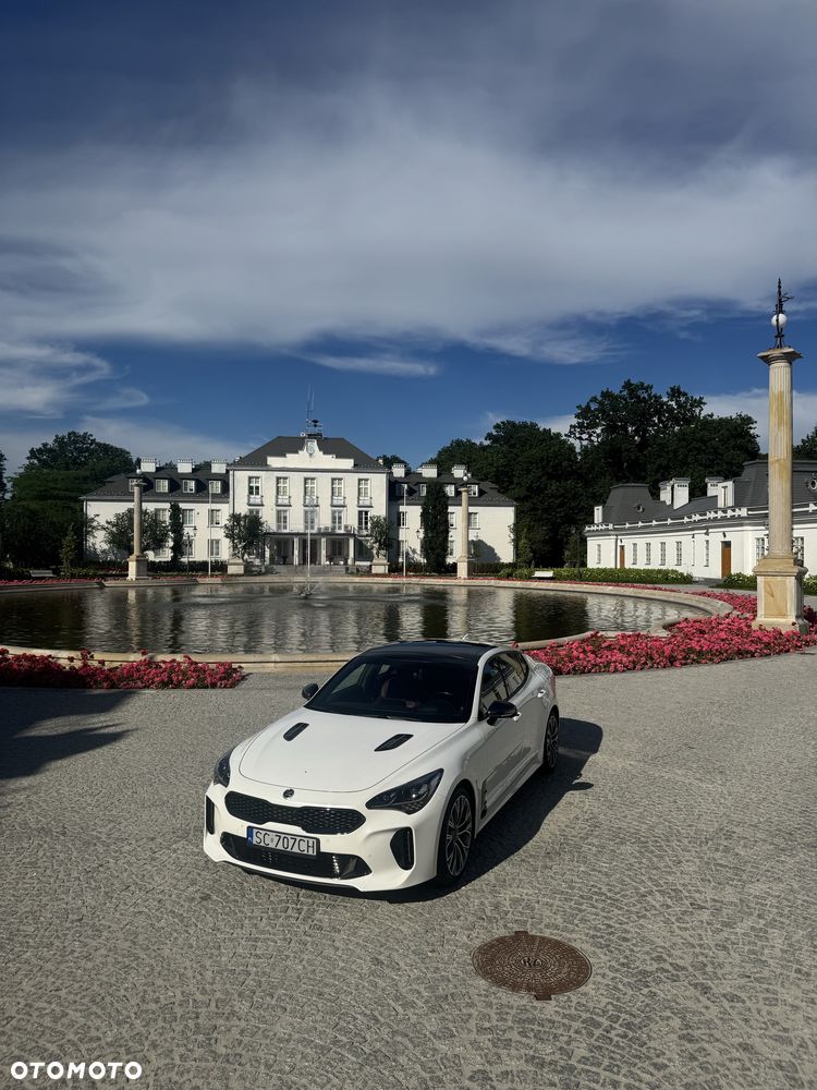 Kia Stinger - 1