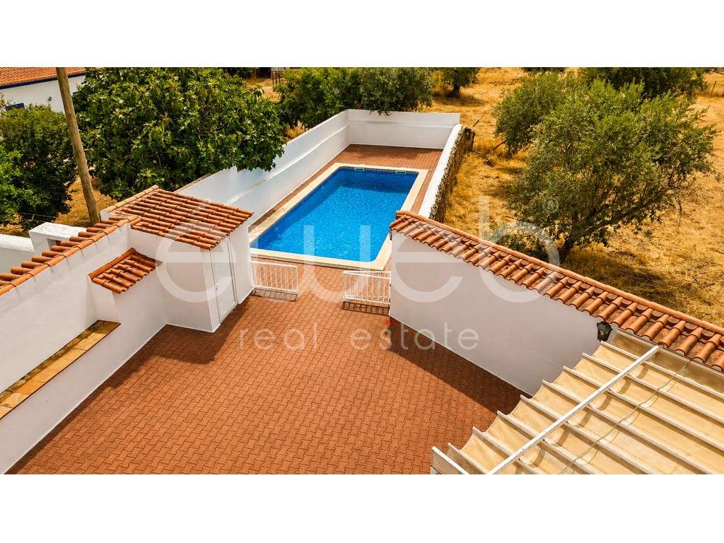 Moradia T4 de Arquitetura Alentejana com Piscina, Motrinos, Regueng... - Grande imagem: 5/60