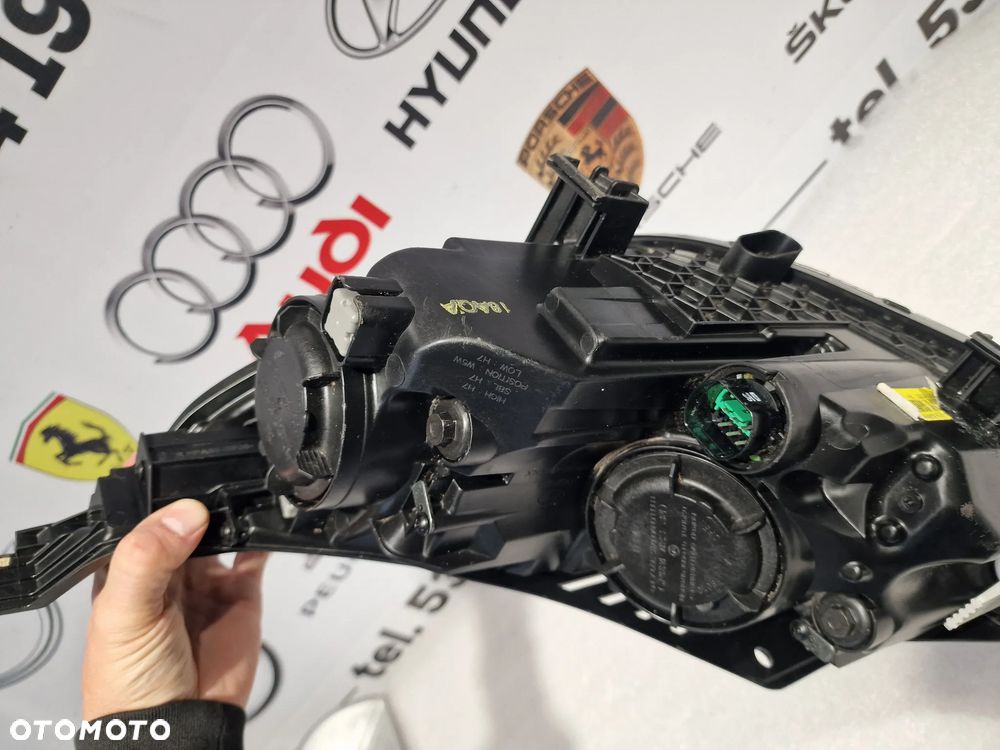 HYUNDAI i30 3 III 17- PRAWA LAMPA PRZEDNIA PRZÓD , SOCZEWKA , KOSTKA ZIELONA 10 PINOWA , NR 92102-G4020 / G4921-22020 , NR AUKCJI LPP98 - 14