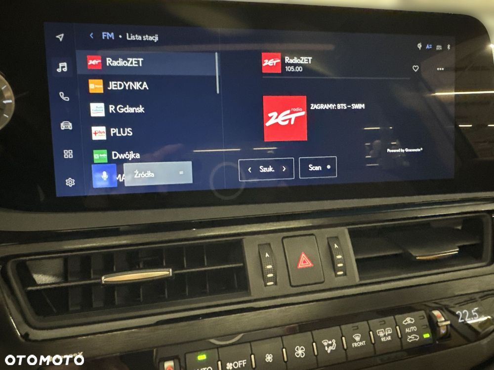 Lexus ES 300h Business Edition - 24