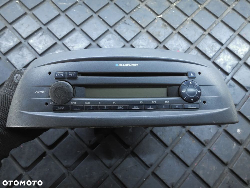 Radio Cd Fiat Punto 188 7353885600 7645348316 Blaupunkt - 1