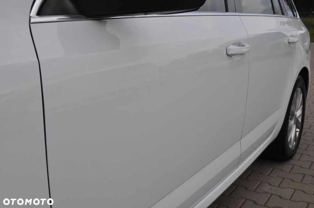 Skoda Octavia 2.0 TDI Edition DSG - 20