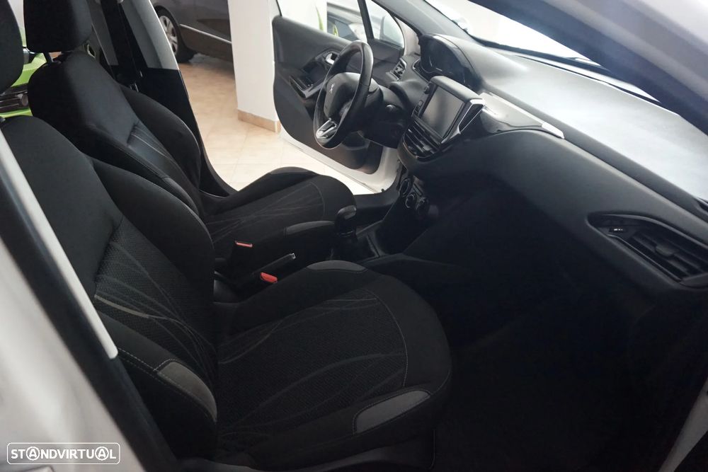 Peugeot 208 1.4 HDi Access - 18