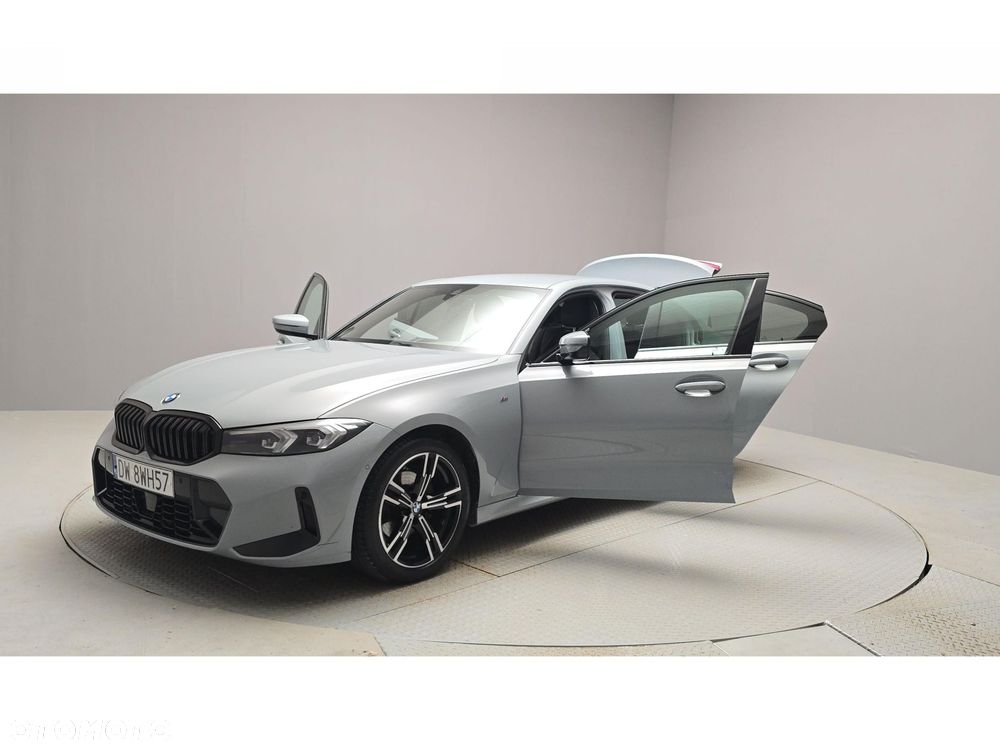 BMW Seria 3 320d xDrive mHEV M Sport - 9