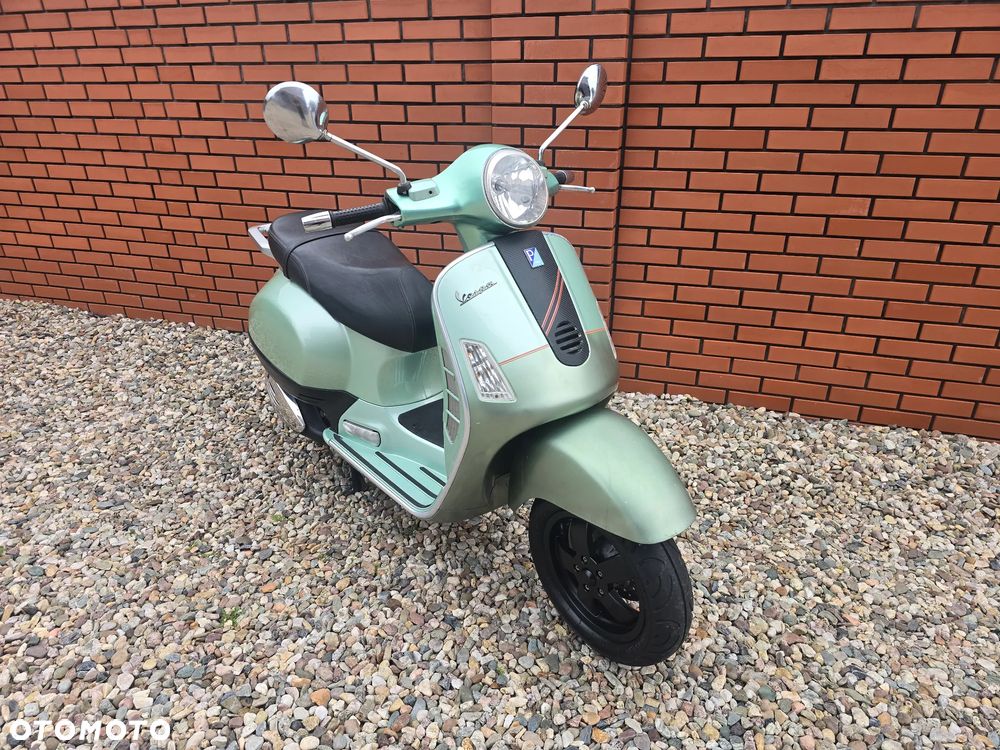 Vespa GTS - 1