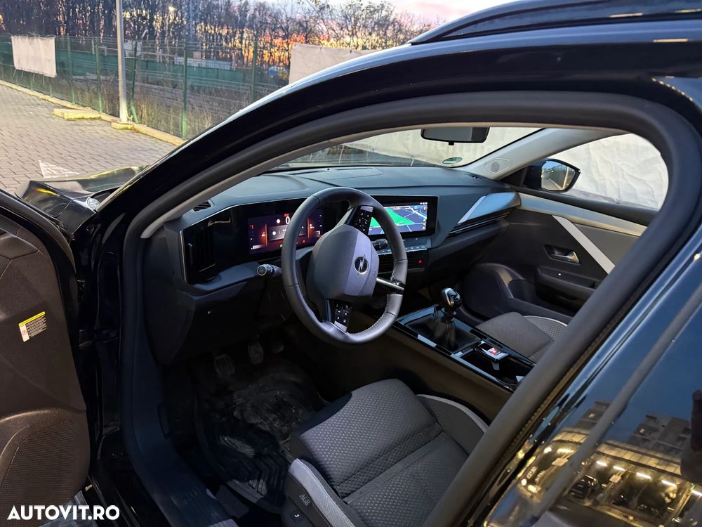 Opel Astra 1.2 Turbo Enjoy - 8