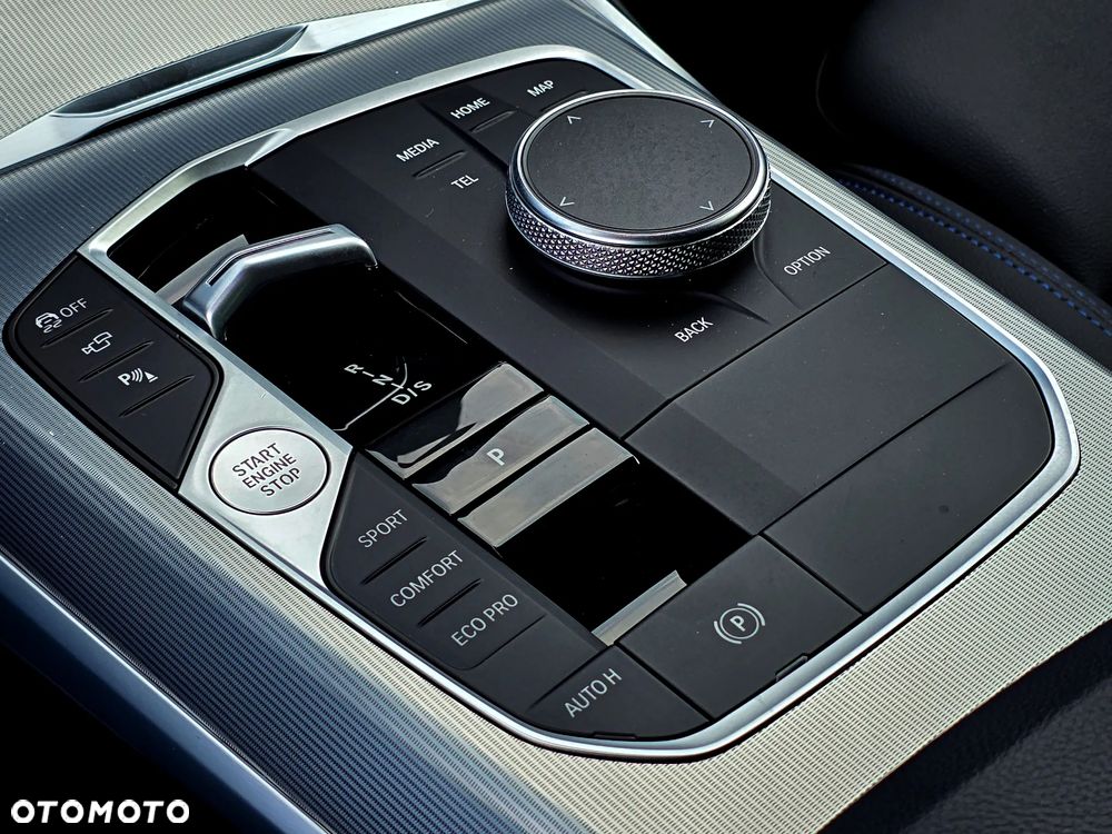 BMW Seria 3 320d Touring xDrive M Sport - 23