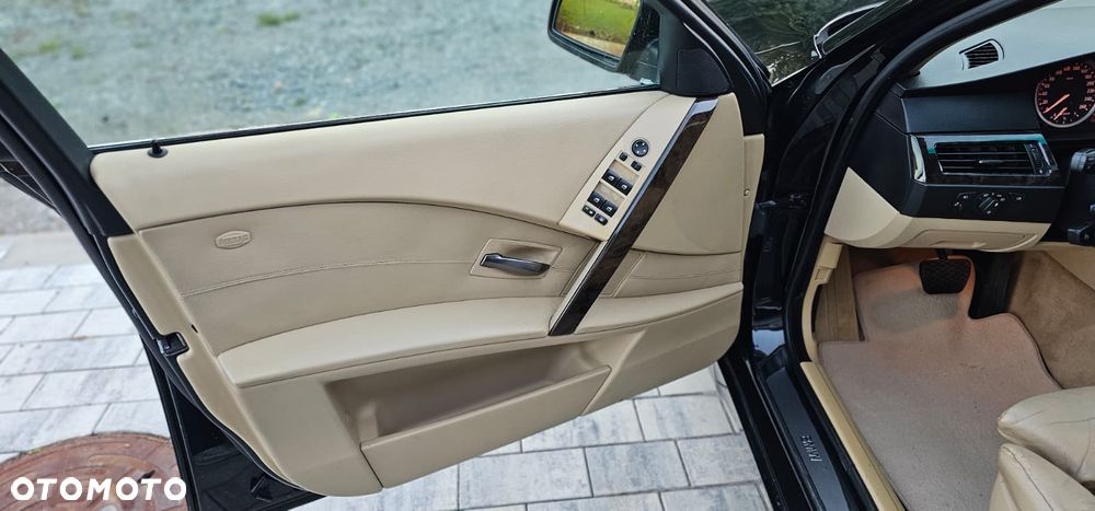 BMW Seria 5 525d - 20