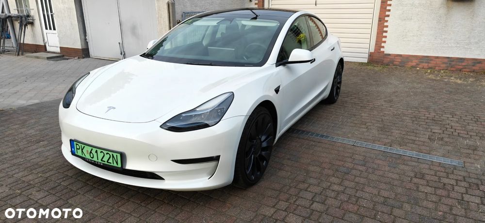 Tesla Model 3 2023 photo 2