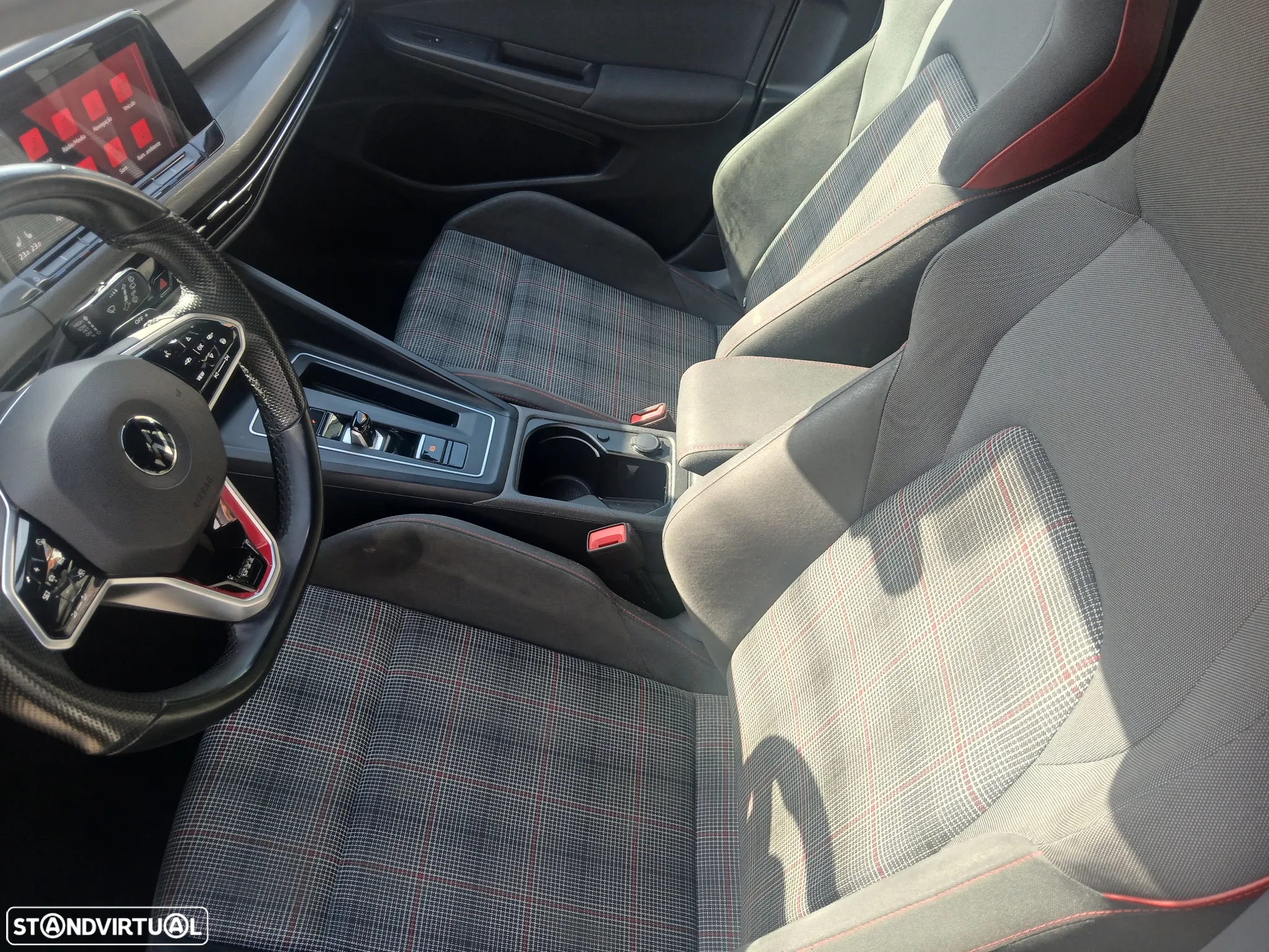 VW Golf 2.0 TSI GTI DSG Performance - 24