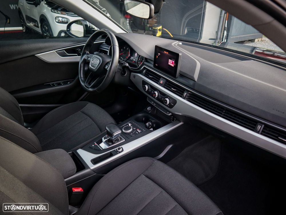 Audi A4 Avant 2.0 TDI Advance S tronic - 28