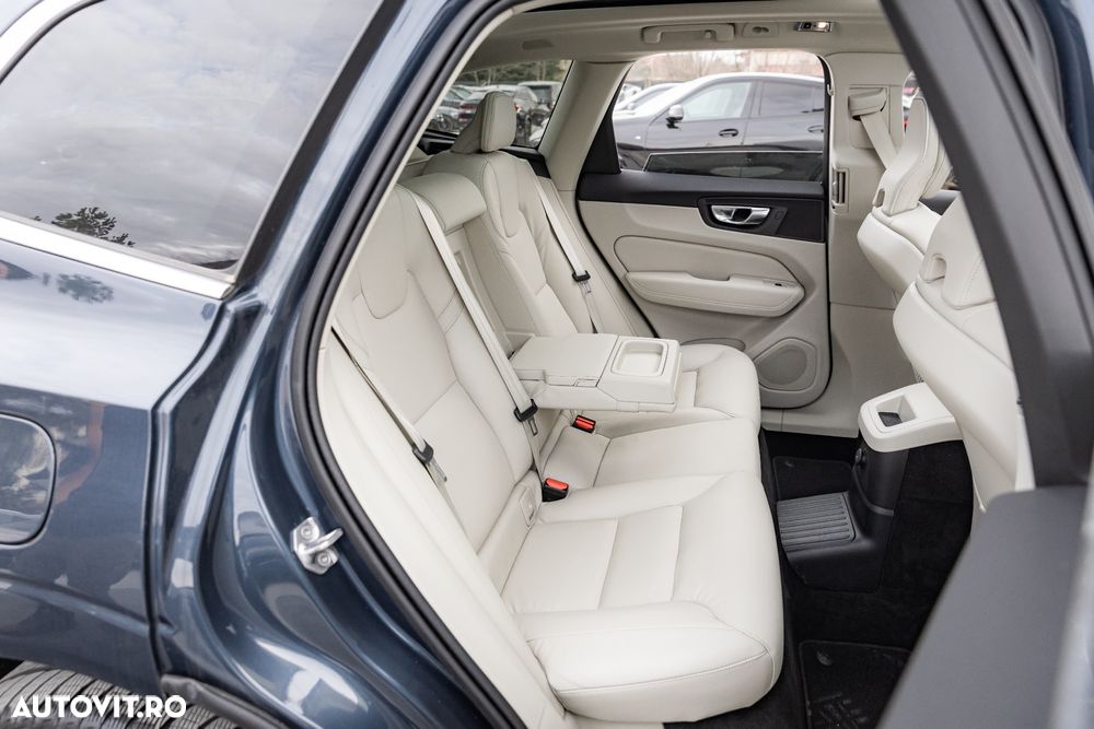 Volvo XC 60 Recharge T6 Twin Engine eAWD Inscription Expression - 12