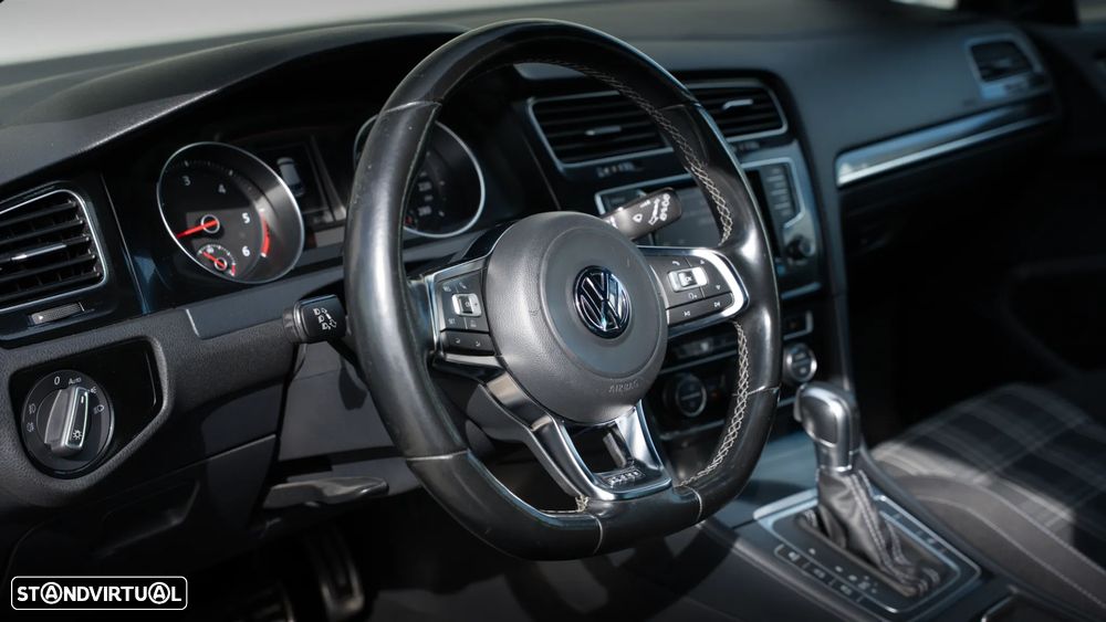 VW Golf 2.0 TDi GTD DSG - 28