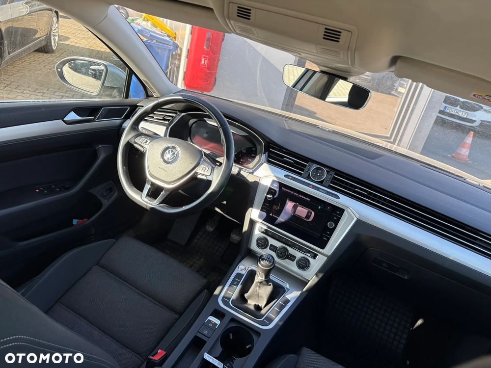 Volkswagen Passat 2.0 TDI EVO Business - 23