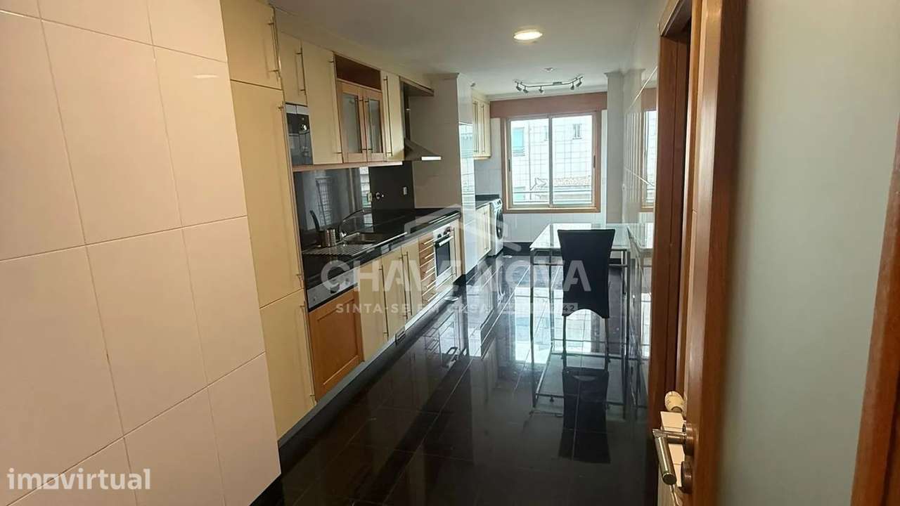 Apartamento T2 com Garagem Box em Espinho - Grande imagem: 2/21